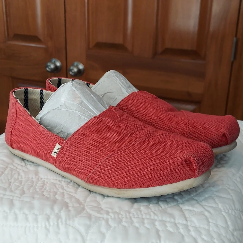 Toms Women's Canvas Slip-On Flats in Red, Size 8Wide